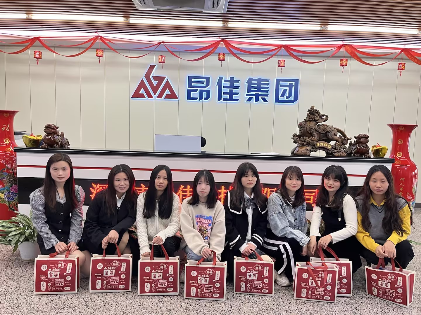 k8凯发科技妇女节礼物